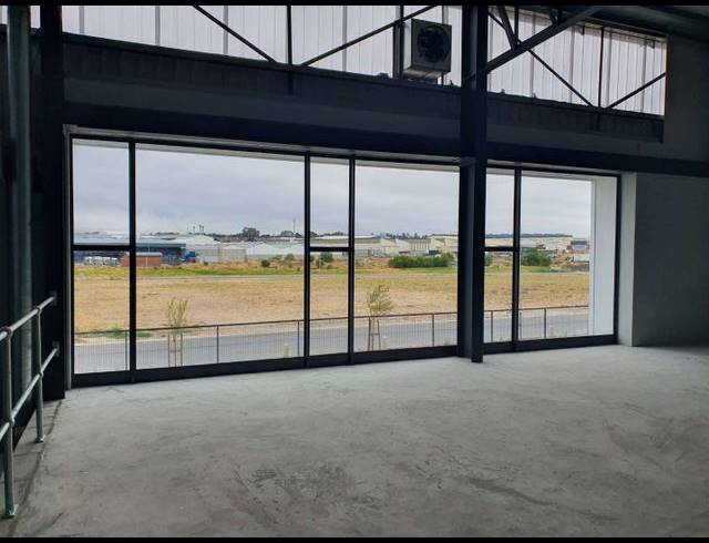406M² FACTORY TO LET IN STIKLAND INDUSTRIAL